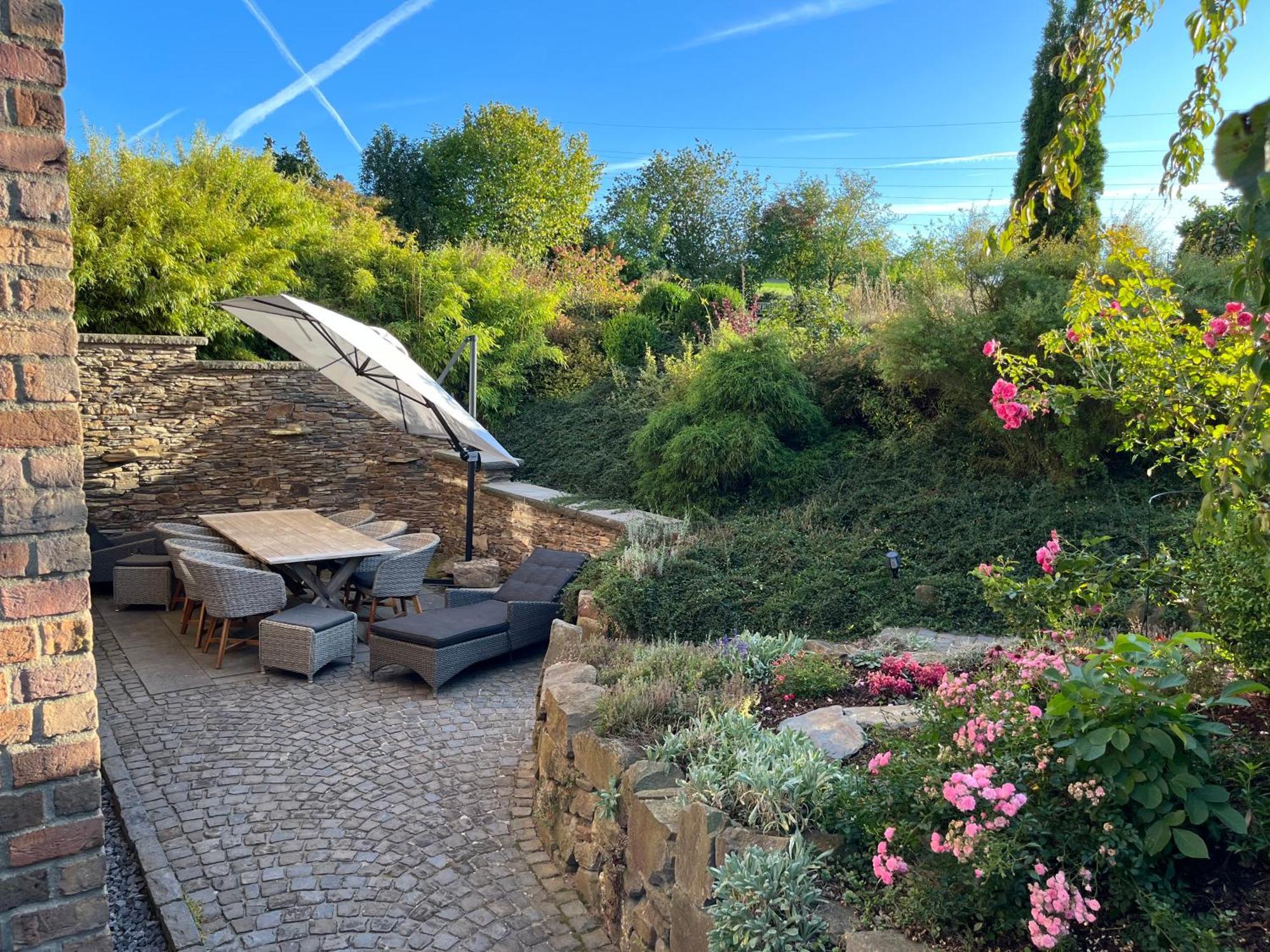 Attraktive Wohnung-Elztalidyll-Zwischen Mosel,Nuerburgring Und Burg Eltz Kollig Exterior photo